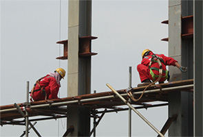 Construction workers in Malaysia (photo)