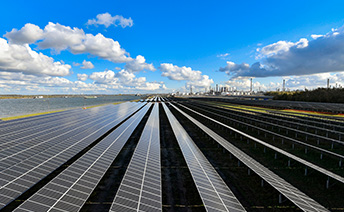 Solar panels in front of Shell Chemicals Park, Moerdijk