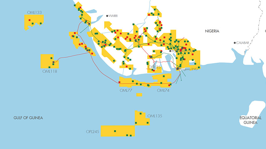 Map showing facilities, oil and gas fields and pipelines and concession licences in Africa (map)