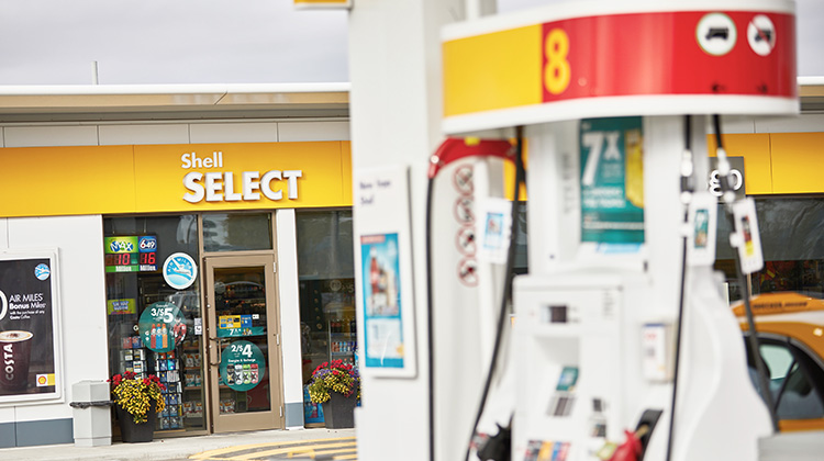 A Shell Select store at a station in Calgary, Canada (photo)