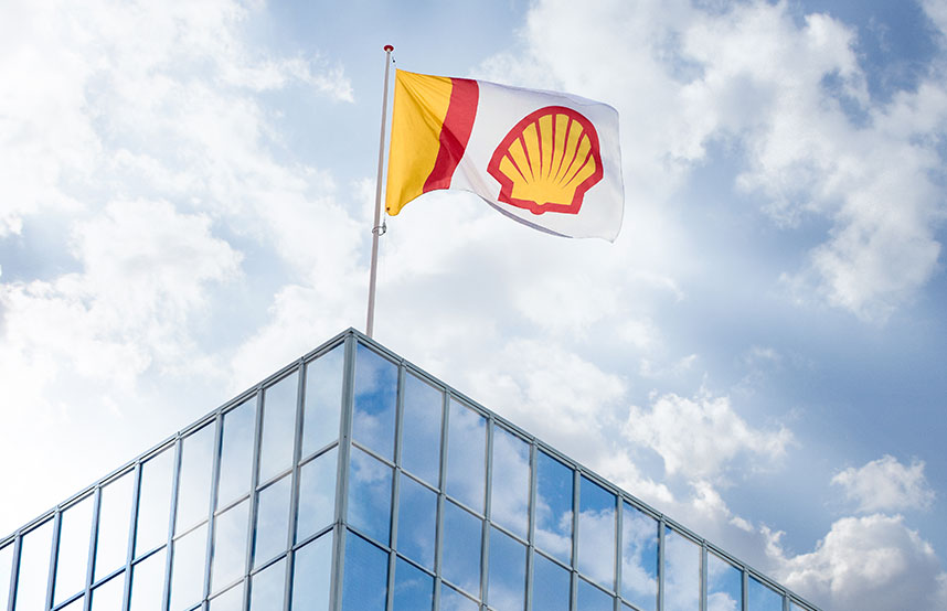Pecten flag above Shell building (photo)
