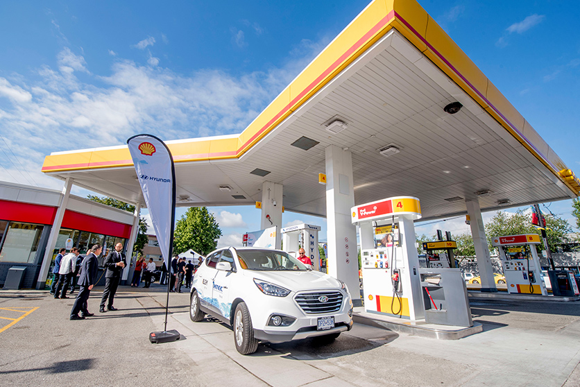 Grand opening of the first retail hydrogen fuelling station in Canada, Vancouver. (photo)