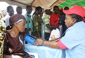 Bringing health care to remote communities, Nigeria. (photo)