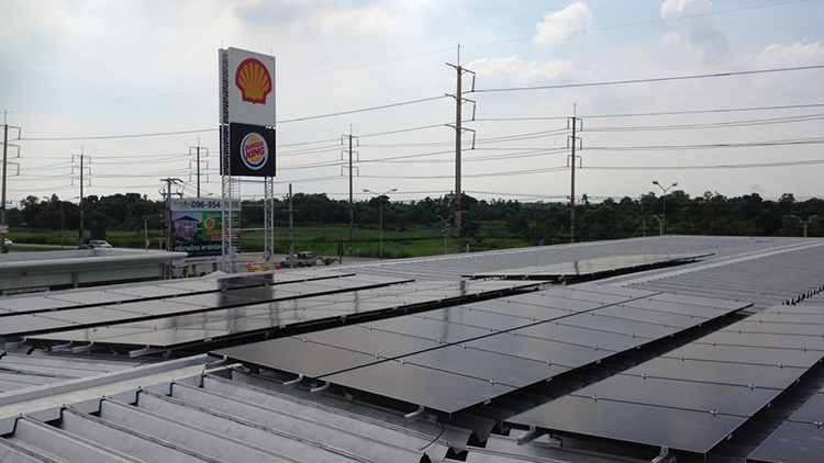 Solar panels are installed on the rooftop of a Shell service station in Thailand (photo)
