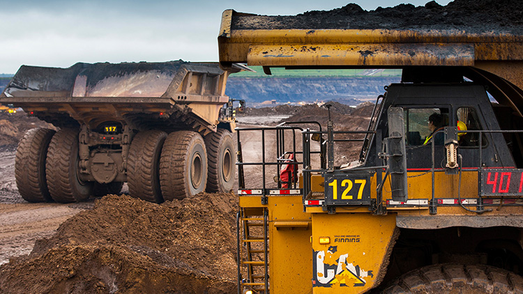 Large mining truck used in the Athabasca Oil Sands, Canada (photo)