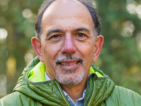 Ray Victurine, Director Business and Conservation, Wildlife Conservation Society, USA (photo)