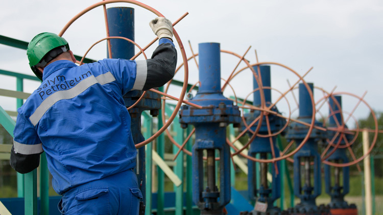 Employee Salym Petroleum Joint Venture, Russia (photo)