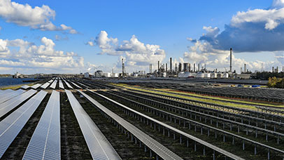 Huge solar plant (photo)