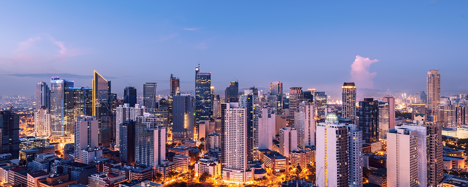 Night view of Makati, the business district of Manila, Philippines (photo)